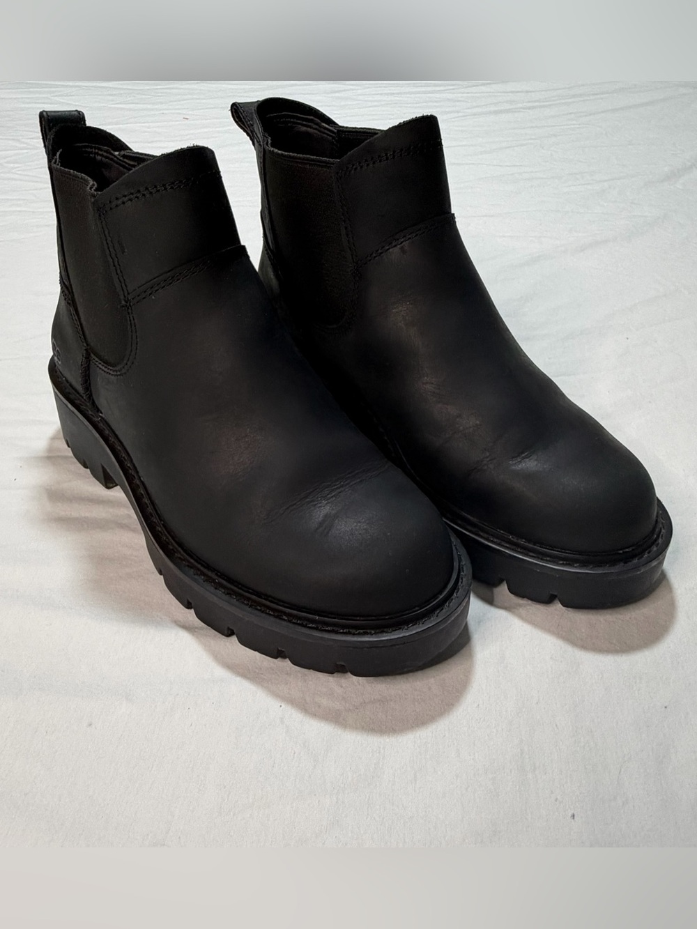 UGG Loxley Ankle Boots